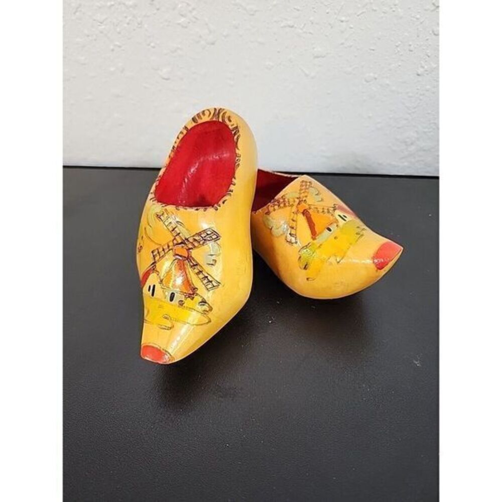 Vintage Wooden Dutch Shoes‎ (6") w/Hand Painted Windmills - Marked "Holland"